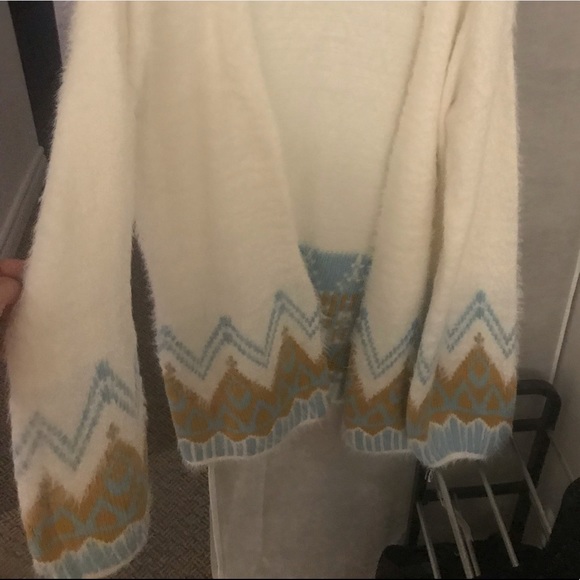 Cream fur cardi with wide sleeves/boho detail - Picture 2 of 2